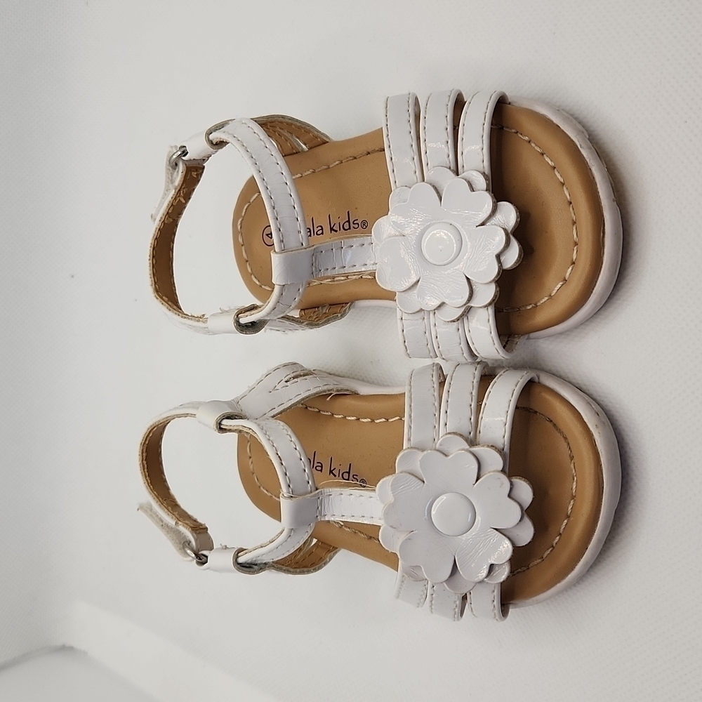 Koala Kids White Flower Sandals Size 4 Toddler